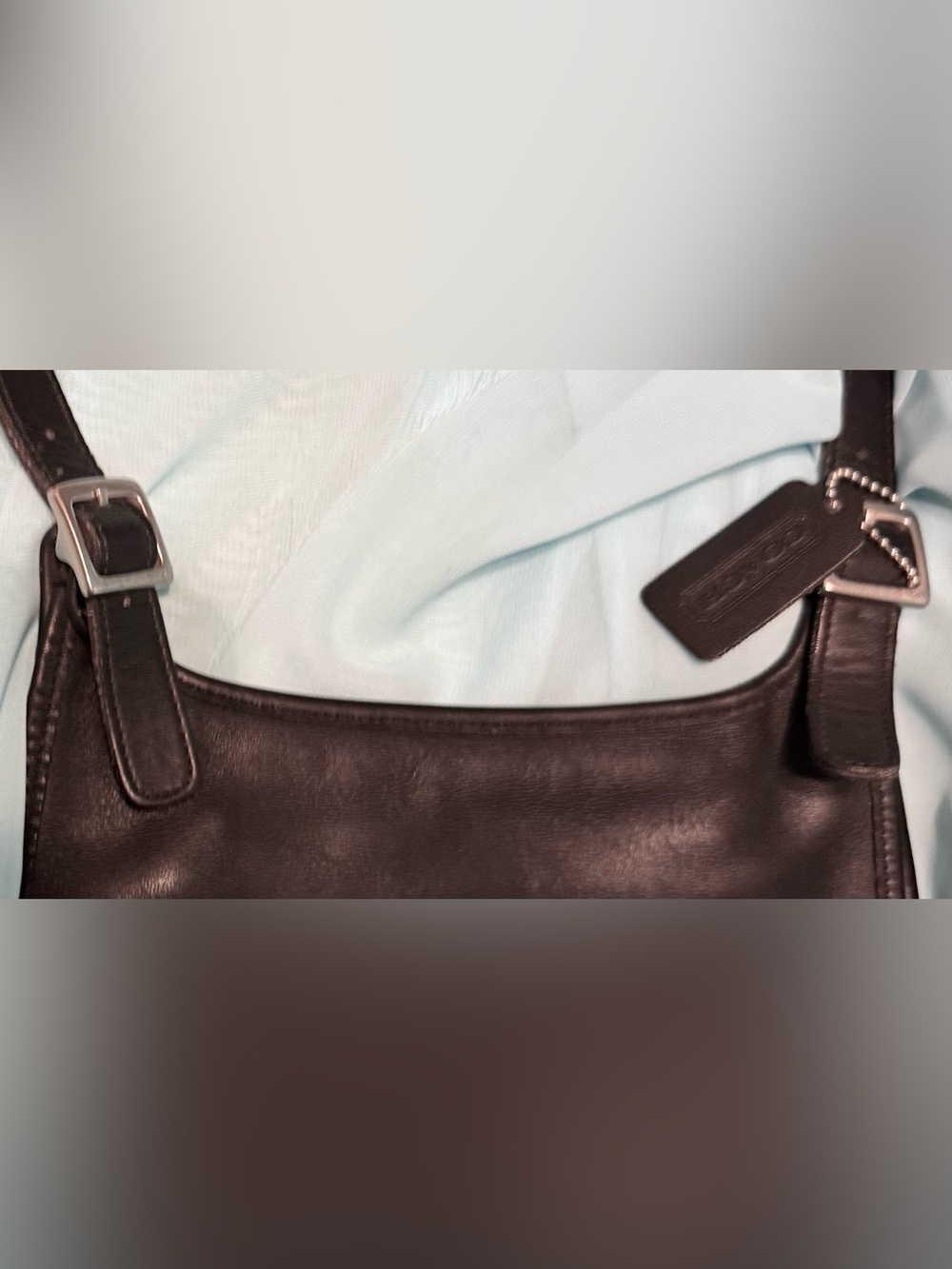 Classic Black Leather Crossbody Shoulder Bag - Sleek Everyday Carry 9135 - Picture 5 of 10